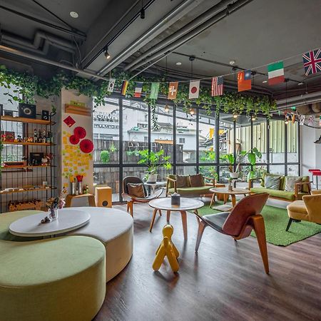 Light Hostel - Tainan Zewnętrze zdjęcie