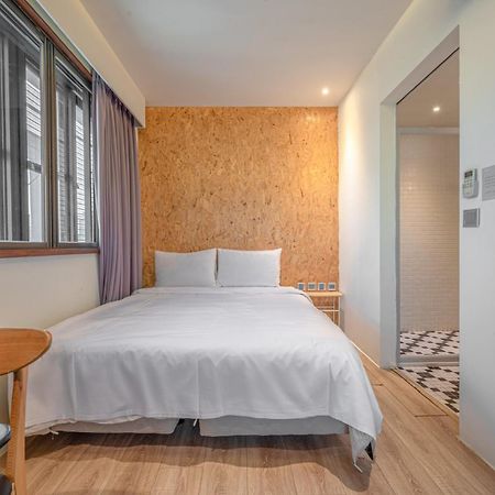 Light Hostel - Tainan Zewnętrze zdjęcie