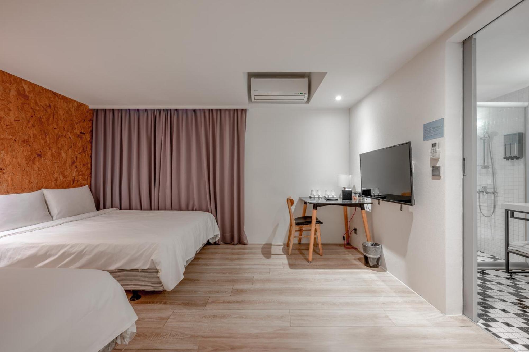 Light Hostel - Tainan Zewnętrze zdjęcie