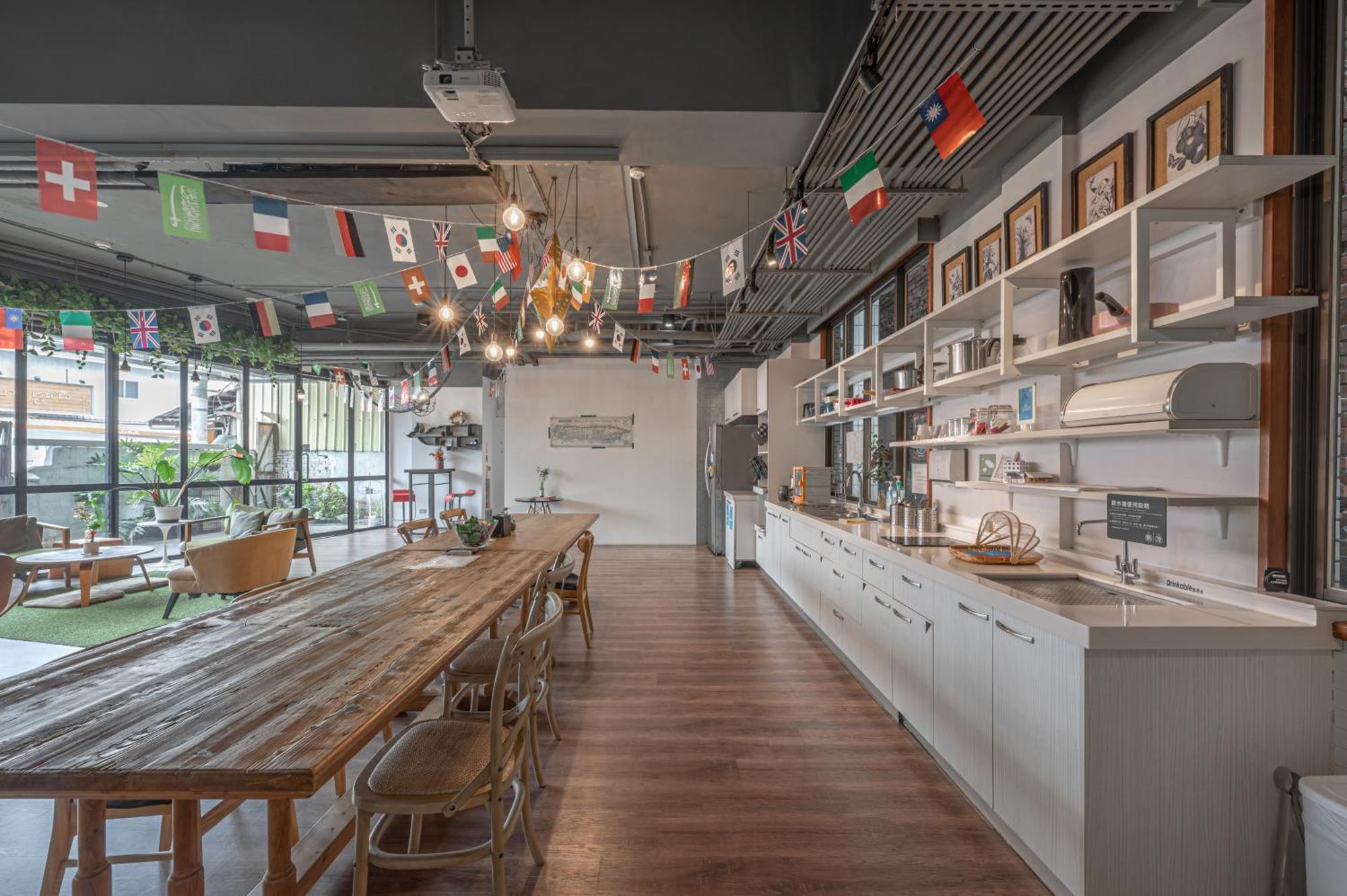 Light Hostel - Tainan Zewnętrze zdjęcie