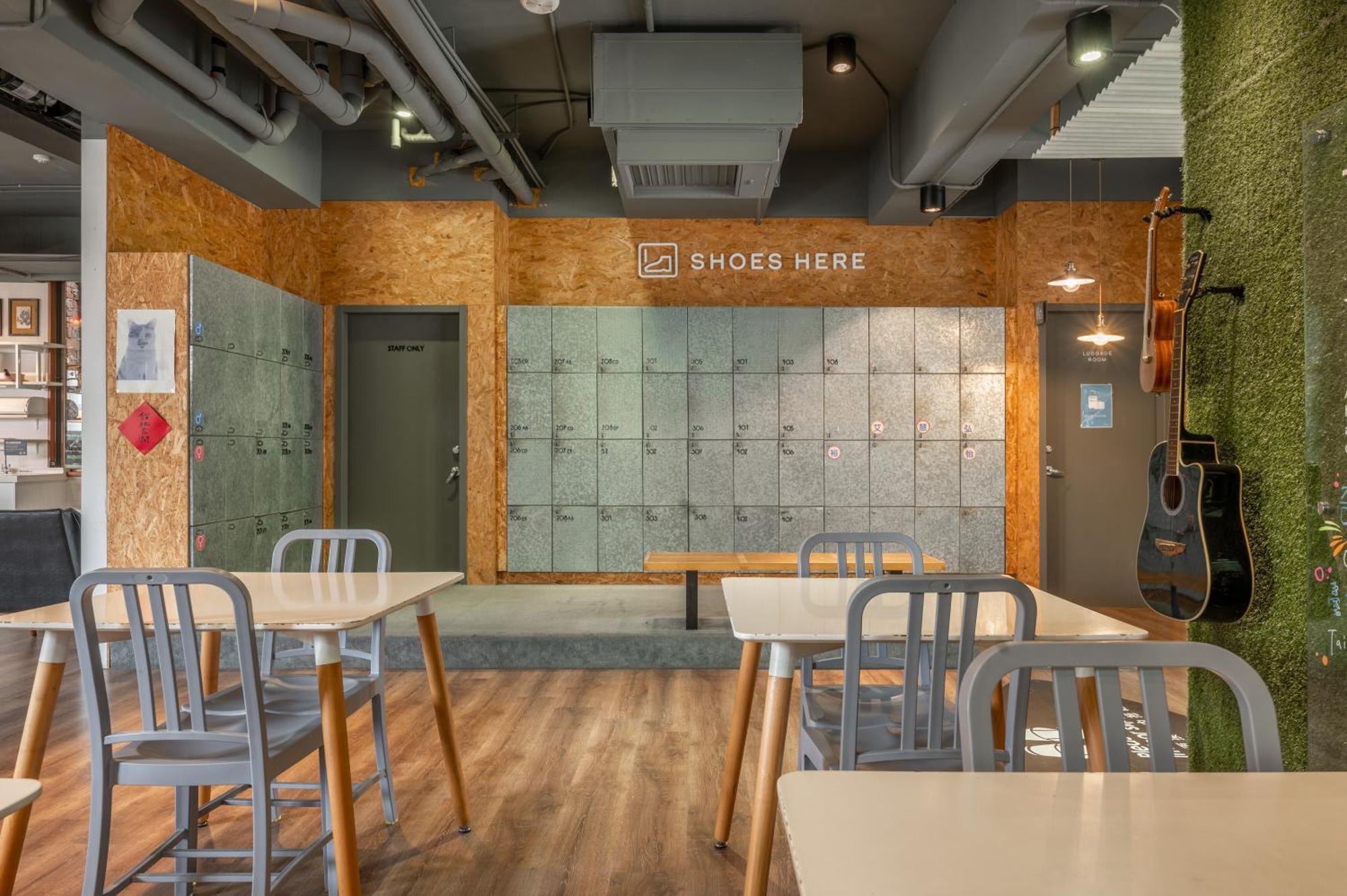 Light Hostel - Tainan Zewnętrze zdjęcie