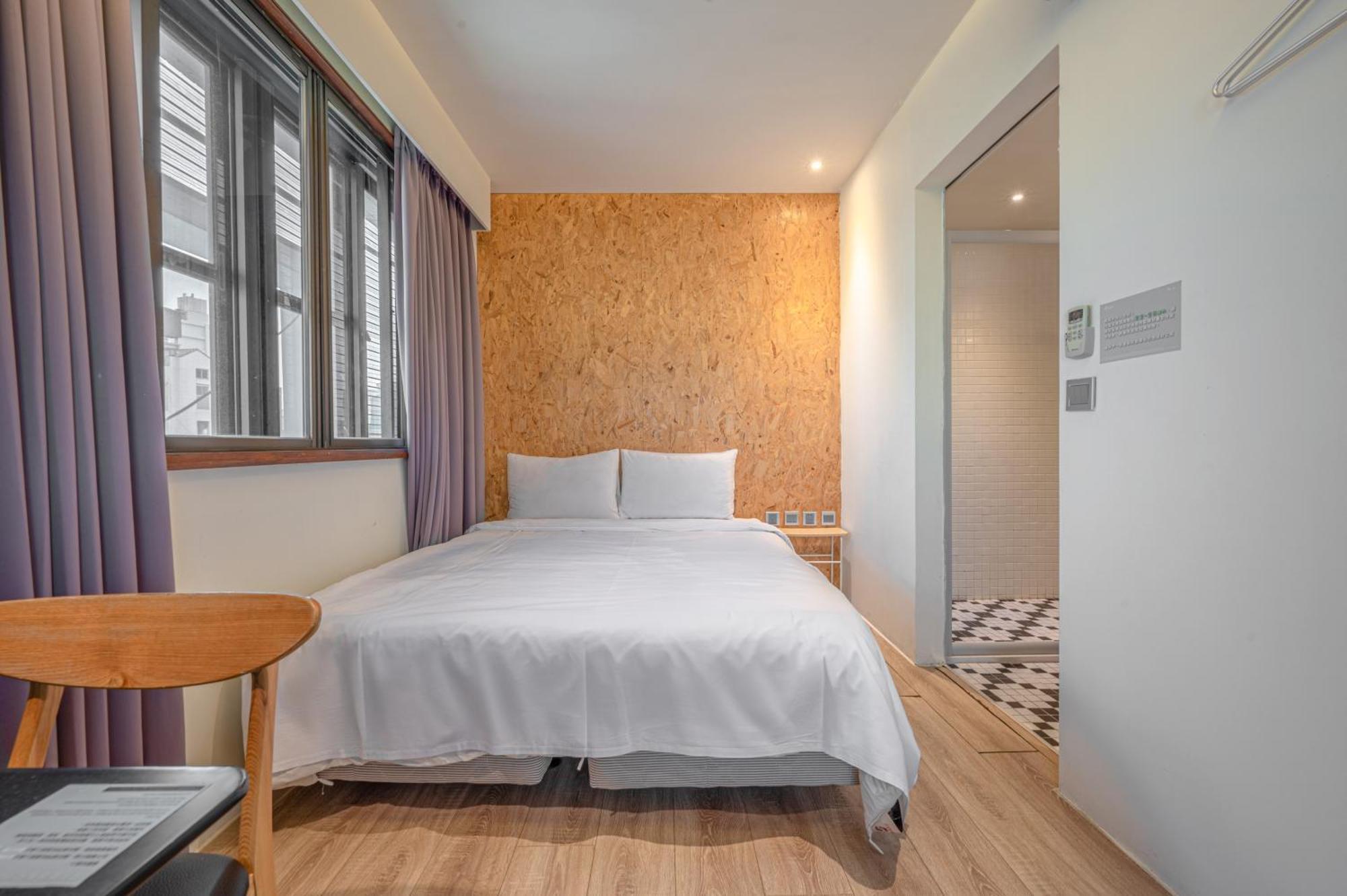 Light Hostel - Tainan Zewnętrze zdjęcie