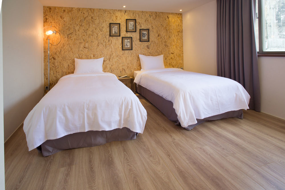 Light Hostel - Tainan Zewnętrze zdjęcie