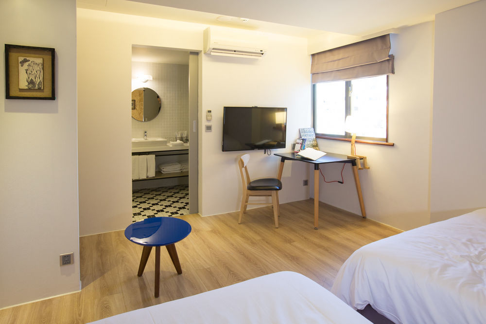 Light Hostel - Tainan Zewnętrze zdjęcie