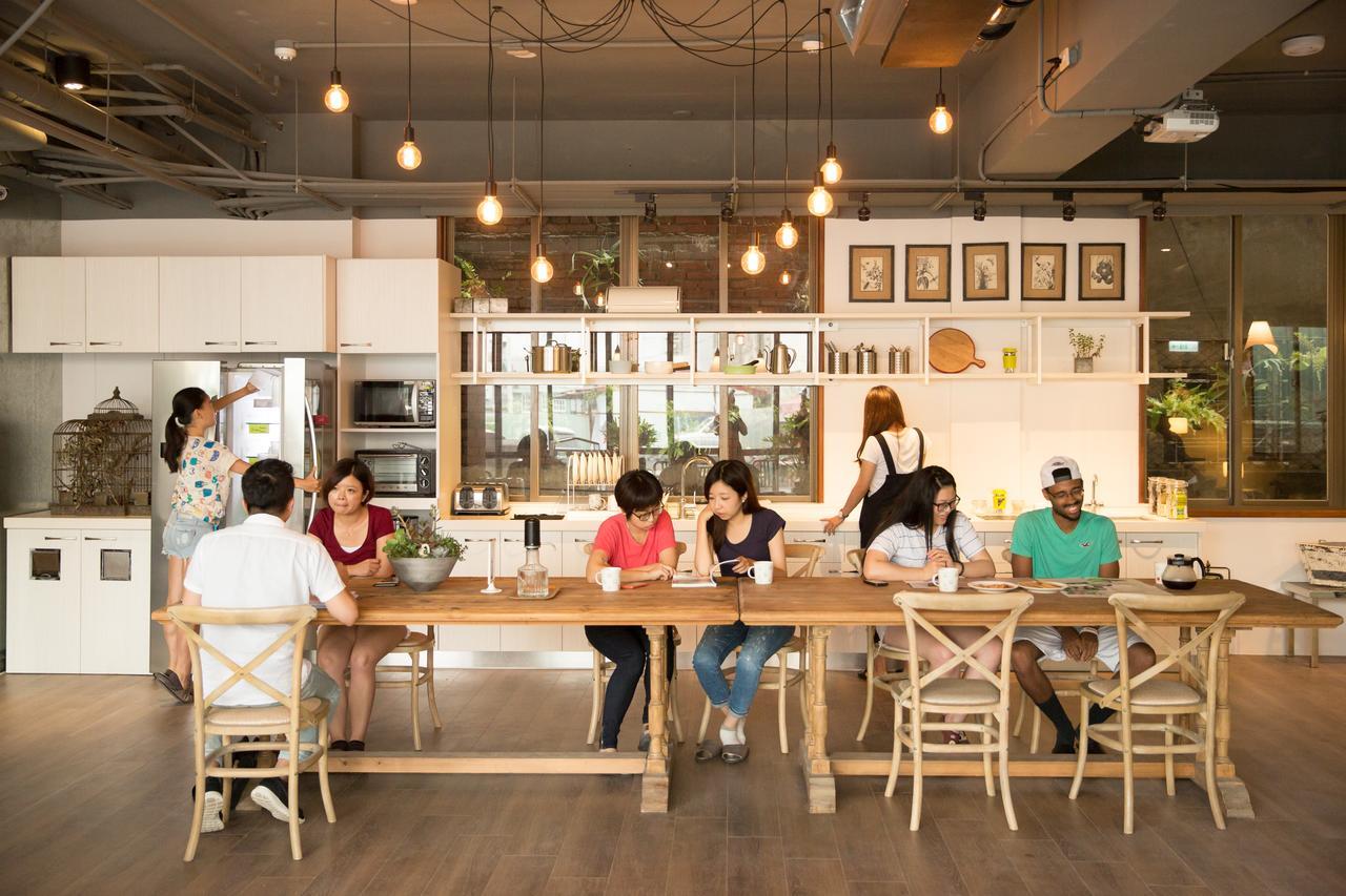 Light Hostel - Tainan Zewnętrze zdjęcie
