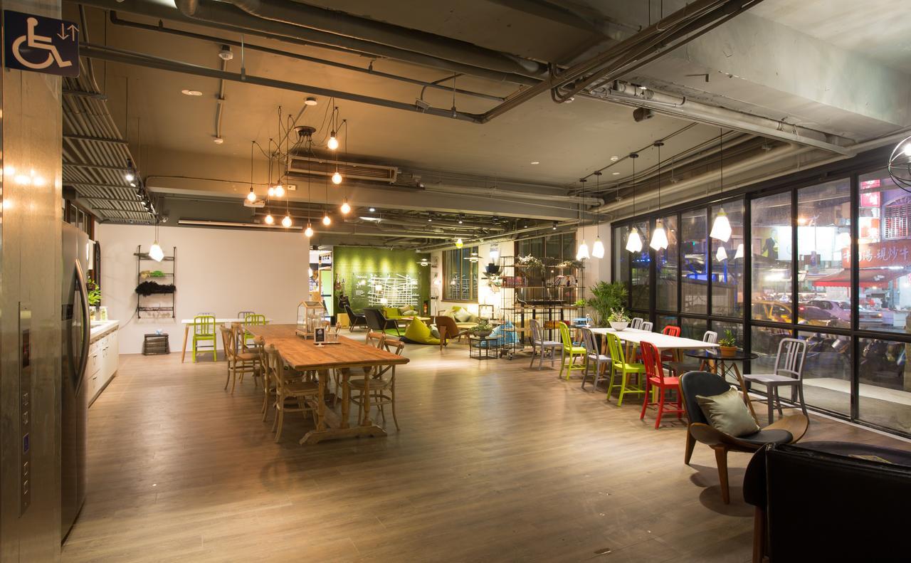 Light Hostel - Tainan Zewnętrze zdjęcie