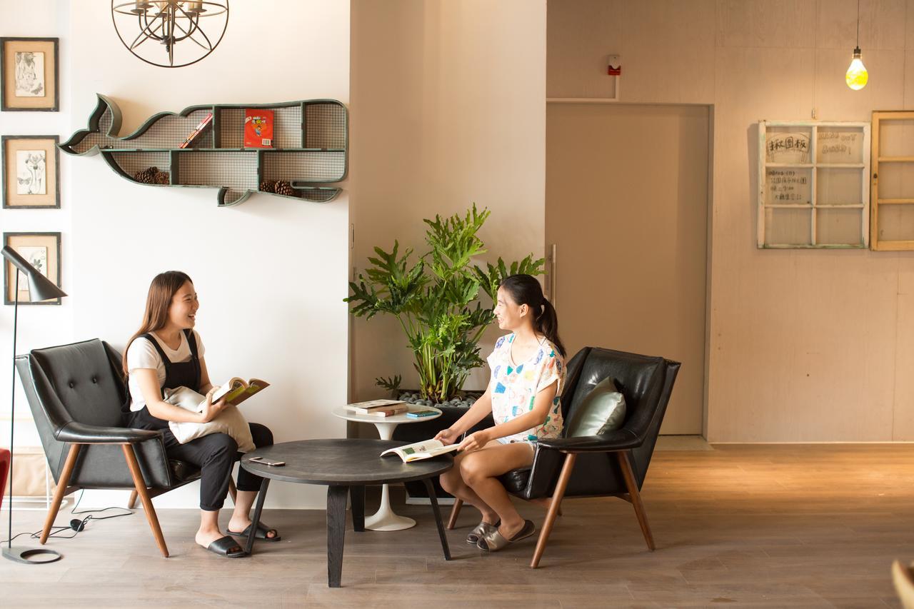 Light Hostel - Tainan Zewnętrze zdjęcie