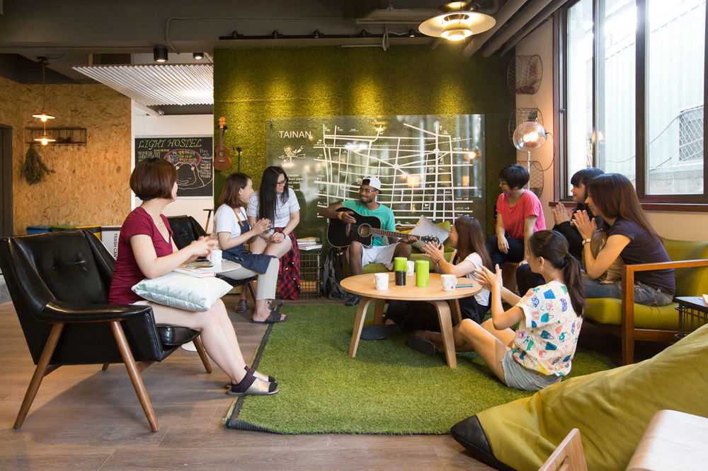 Light Hostel - Tainan Zewnętrze zdjęcie
